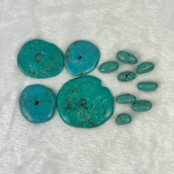 Lot 12 Turquoise Blue Gemstone Donut Pendants & Oval Beads Mixed Sizes 0.5–2.25" - Picture 1 of 3